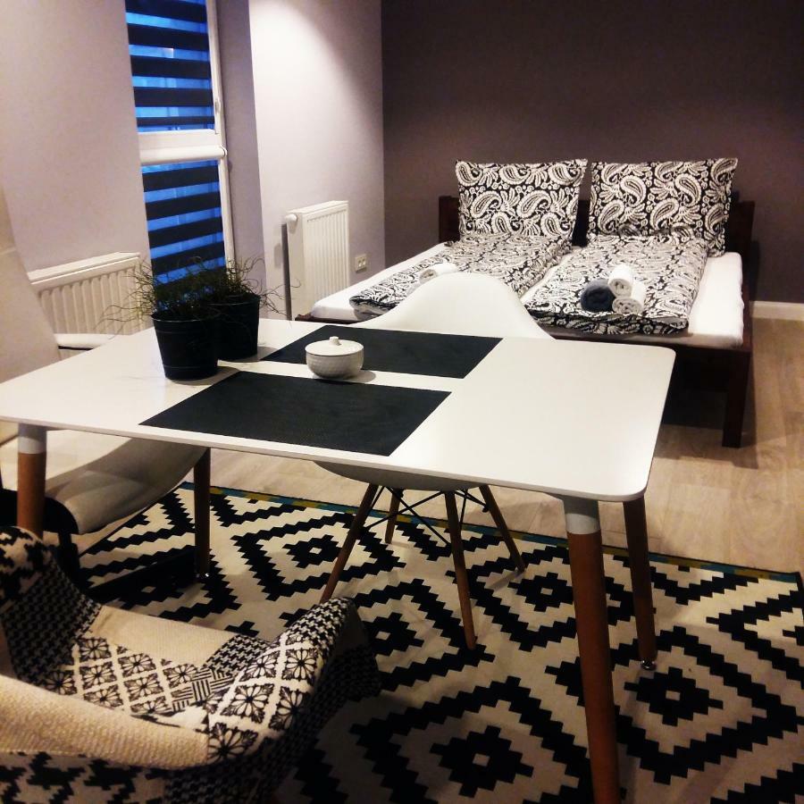 Gray Apartment Келце Екстериор снимка