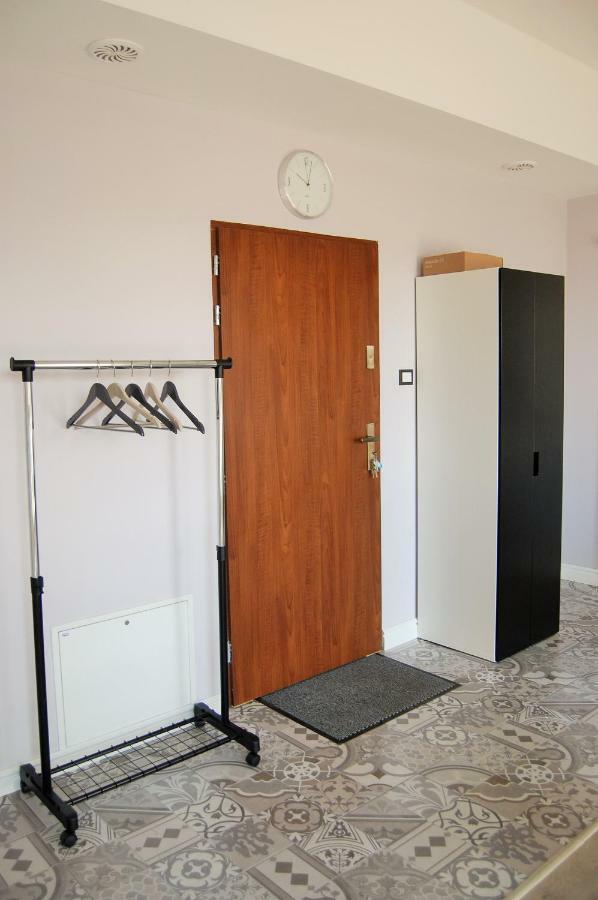 Gray Apartment Келце Екстериор снимка