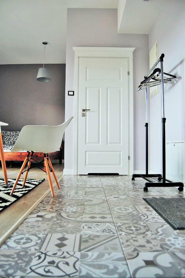 Gray Apartment Келце Екстериор снимка