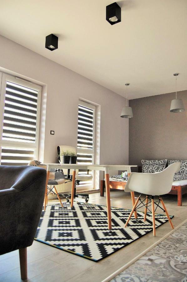 Gray Apartment Келце Екстериор снимка