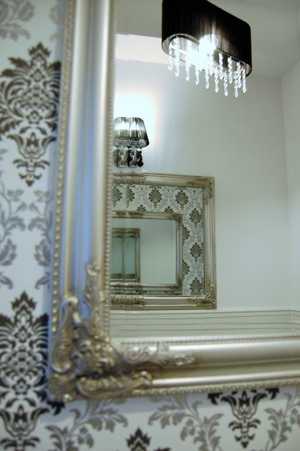 Gray Apartment Келце Екстериор снимка
